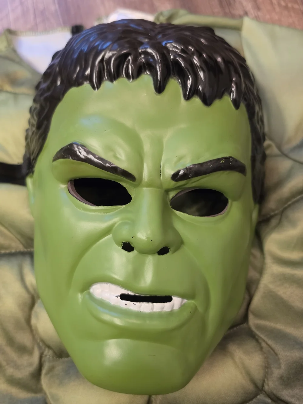 Marvel Avengers: Endgame Incredible Hulk Muscle Costume & Mask Set – Kids Small